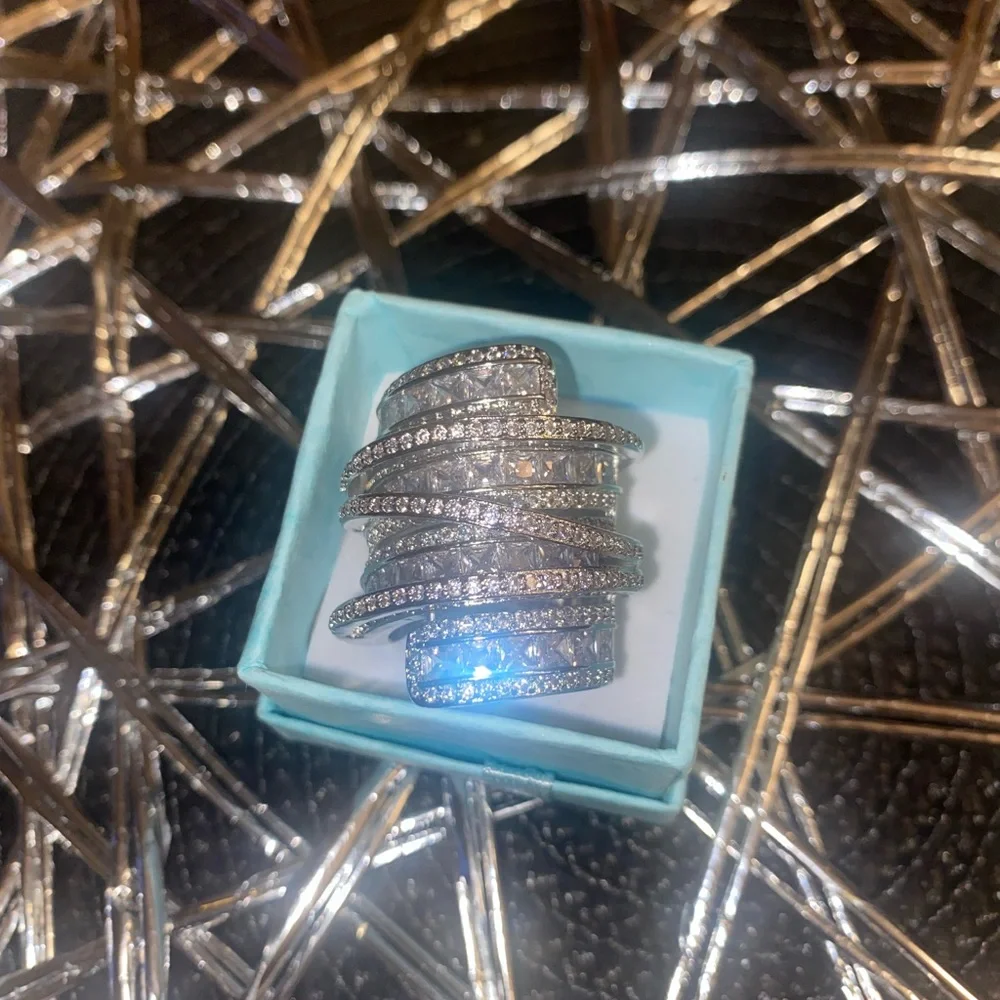 Gorgeous Gemstone Ring - Picture 4 of 4